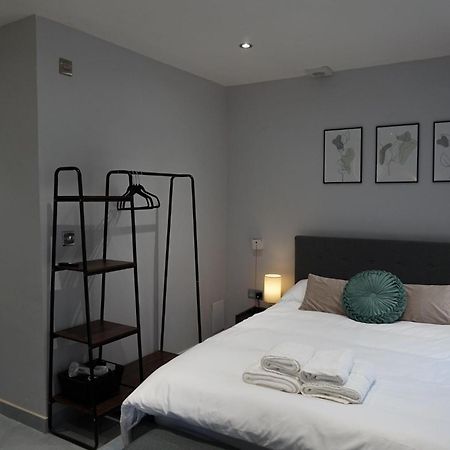 Luxury 5Bd Suite Guest House لندن المظهر الخارجي الصورة