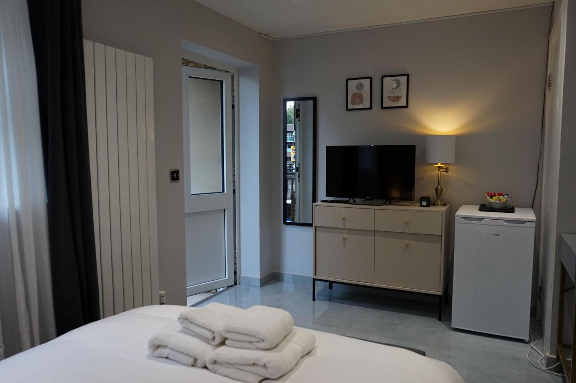 Luxury 5Bd Suite Guest House لندن المظهر الخارجي الصورة